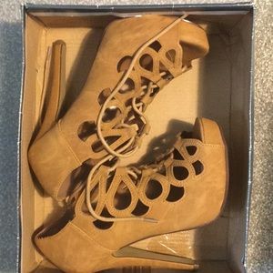 Paprika women’s stiletto heel pump